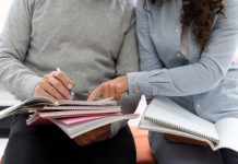 Leitura compete com telas na pré-adolescência