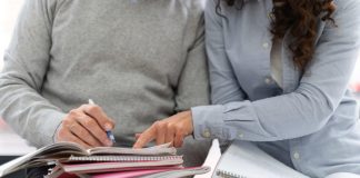 Leitura compete com telas na pré-adolescência