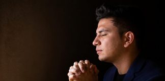 Fé e ciência: oração pode contribuir com o bem-estar