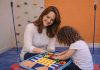 Psicóloga cria kits terapêuticos para suporte ao autismo