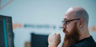IA executa tarefas e reposiciona papéis em tecnologia