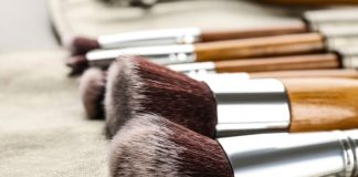 Higienização de pincéis de maquiagem ganha importância