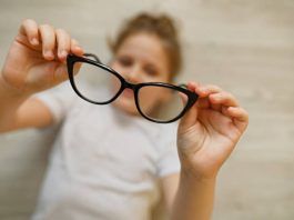 Miopia cresce entre crianças e jovens, diz especialista
