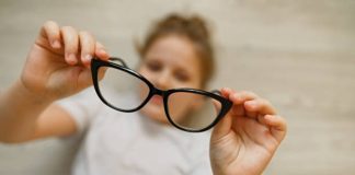 Miopia cresce entre crianças e jovens, diz especialista