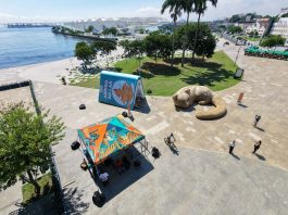 Intervenção com esculturas gigantes transforma a Praça Mauá