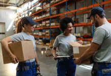 Terceirização logística cresce no Brasil Terceirização logística cresce no Brasil