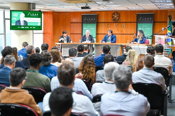 CVM e Fenasbac abrem inscrições para o LEAP 2026