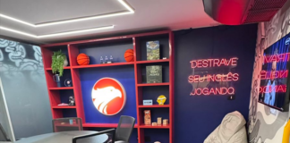 Wizard by Pearson inaugura espaços no Grupo Podpah