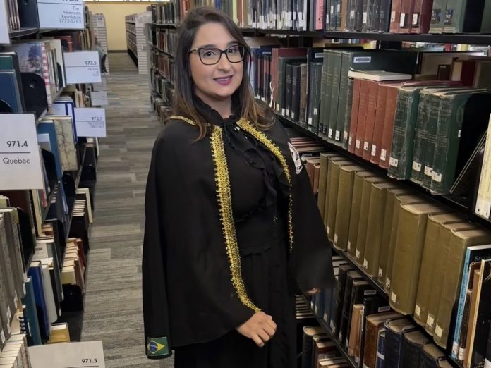 Escritora cearense é finalista do Melhor do Brasil no Mundo Escritora cearense é finalista do Melhor do Brasil no Mundo