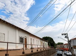 Mulher é presa com crack após operação contra tráfico no “escadão da Vital Brasil” em Botucatu