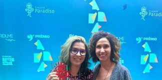 Keka Reis recebe Prêmio Paradiso de Roteirista no ABRA