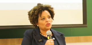 Mentalidade executiva influencia o PIB, aponta economista Mentalidade executiva influencia o PIB, aponta economista
