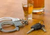 Motorista de 51 anos, sem habilitação e embriagada, bate carro contra muro e é presa em Botucatu