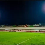 Botucatu: Grupo Caio investe na iluminação do estádio Acrísio Paes Cruz e marca novo capítulo no esporte local