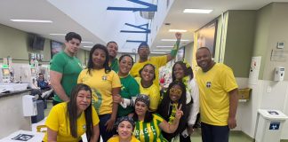 Pacientes renais torcem pro Brasil enquanto fazem tratamento Pacientes renais torcem pro Brasil enquanto fazem tratamento