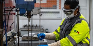 Empresas ampliam vagas e buscam talentos