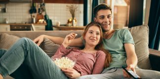 Streaming bate TV aberta e fechada juntas pela primeira vez
