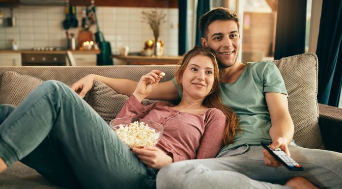 Streaming bate TV aberta e fechada juntas pela primeira vez