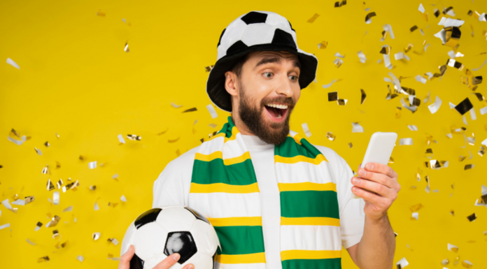 Cartão de TODOS facilita troca de figurinhas da Copa via app