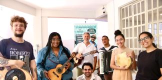 Tenor Chorão leva choro brasileiro gratuito a Arniqueira