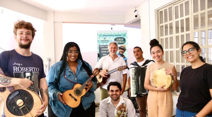 Tenor Chorão leva choro brasileiro gratuito a Arniqueira