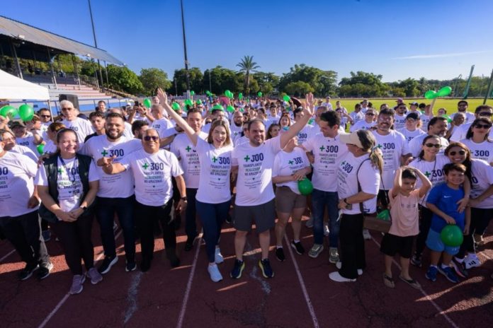Hospital faz caminhada por 300 transplantes renais
