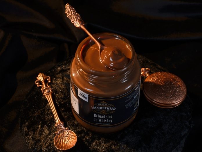 Brigadeiro de whisky ganha espaço no mercado gourmet