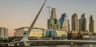 eComex leva gestão de comex em nuvem e IA à Argentina