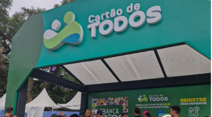 Cartão de TODOS une saúde e Copa no Arraiá do Ibirapuera