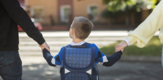 Família e escola ganham novos papéis na Era Digital Família e escola ganham novos papéis na Era Digital