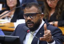 De faixa-preta a deputado: a vida de Da Cunha em videogame