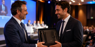 Empresas usam brindes para valorizar palestrantes em eventos Empresas usam brindes para valorizar palestrantes em eventos