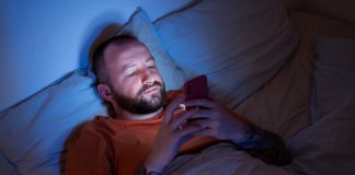 Quase 80% dos brasileiros dormem menos de 7h, mostra estudo