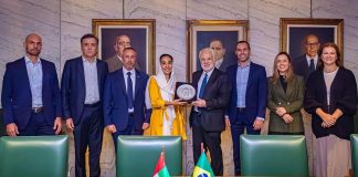 FGV e universidade dos Emirados firmam acordo de cooperação