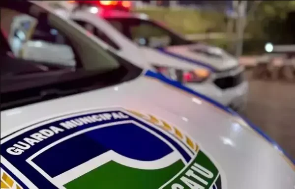 Homem é preso após agredir mulher e danificar casa em Botucatu
