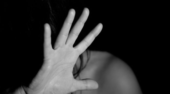 Mulher busca abrigo em casa de vizinho e companheiro é preso em Botucatu