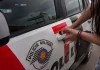 Adolescente abre porta de viatura e acaba detida durante ocorrência em Botucatu