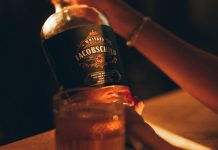 O sucesso dos licores de whiskey entre novos apreciadores