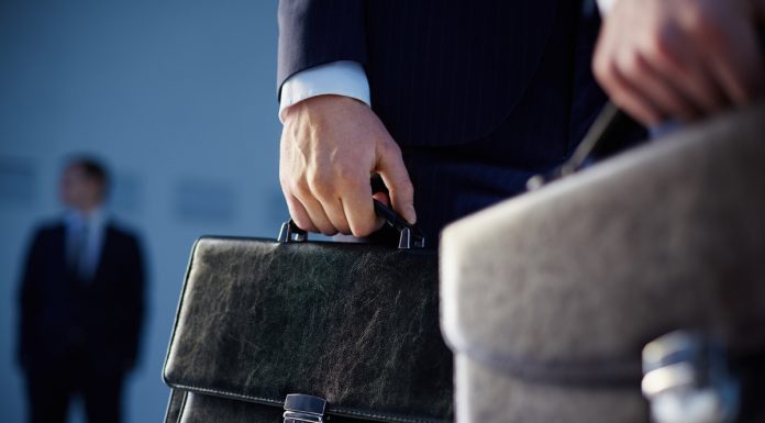 Em SP, 60% das vagas de estágio em Direito exigem prática