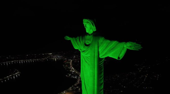 Bio Extratus celebra 35 anos com projeção no Cristo Redentor