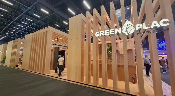 Greenplac MDF doa estande da ForMóbile 2026 à ONG Construide