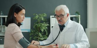 Entenda o papel do clínico médico no cuidado integral Entenda o papel do clínico médico no cuidado integral