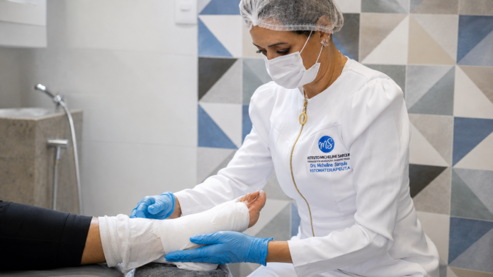 Pé diabético: como o diabetes compromete a saúde dos pés Pé diabético: como o diabetes compromete a saúde dos pés