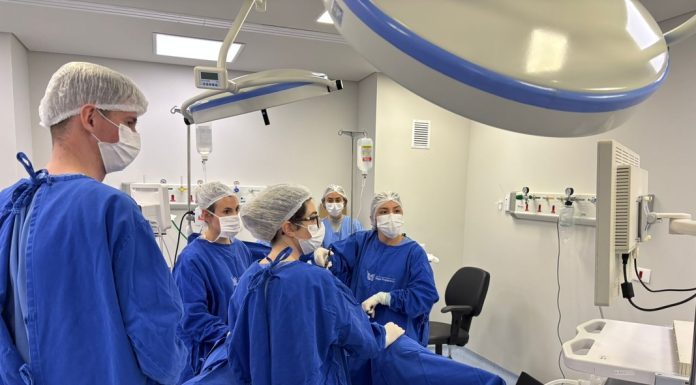 Hospital Papa Francisco realiza primeira cirurgia por vídeo