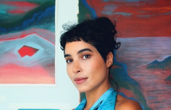 Artista brasiliense Isadora Maia inaugura mostra em Portugal