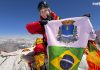 Olivia Bonfim escala Everest e Lhotse e entra no Guinness
