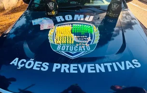 Jovem e adolescente são detidos com cocaína e crack após tentativa de fuga em Botucatu