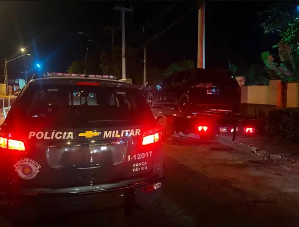 policia-militar-carro-recolhido-050726