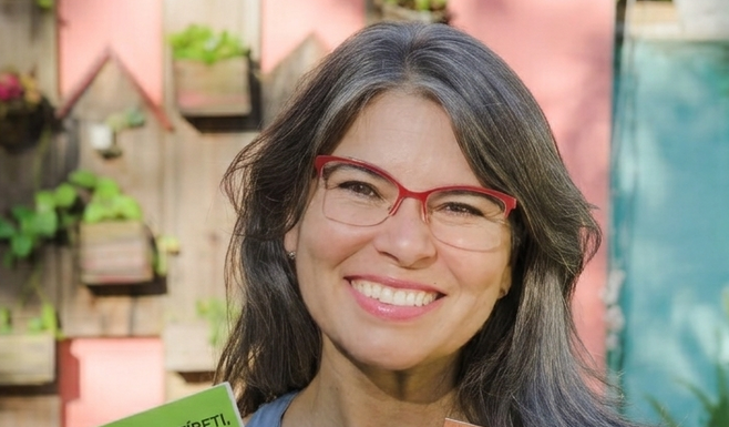 Editora voltada ao multiculturalismo é lançada em Curitiba Editora voltada ao multiculturalismo é lançada em Curitiba