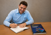 Empresa lança livro sobre dimensionamento elétrico Empresa lança livro sobre dimensionamento elétrico